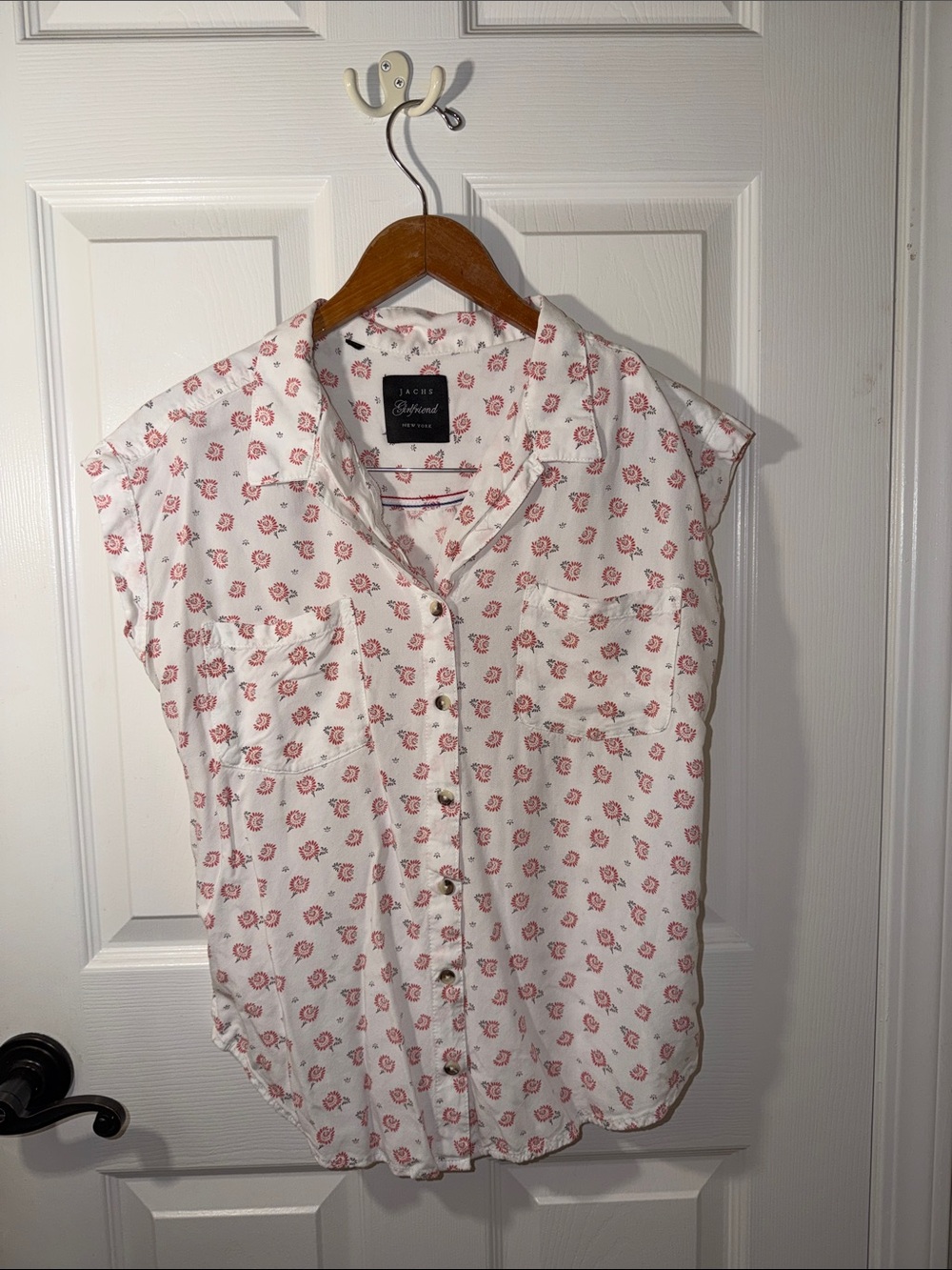 JACHS Girlfriend White Sleeveless Button-Up Top with Pink Rose Print